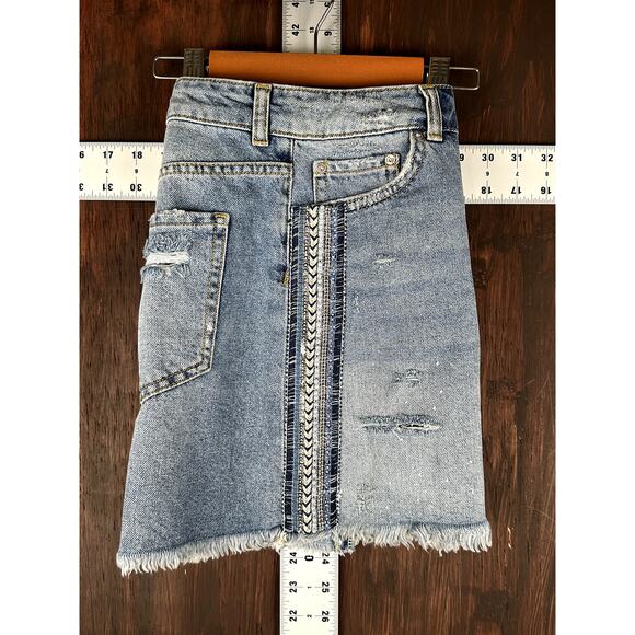 Free People Denim Mini Skirt Embellished Bling Light Wash Distressed‎ Women's 4 - Picture 1 of 6